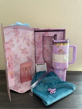 Stanley Pink Floral 40oz Quencher H2.0 Tumbler New Complete Set